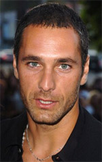 ����� ���� (Raoul Bova)